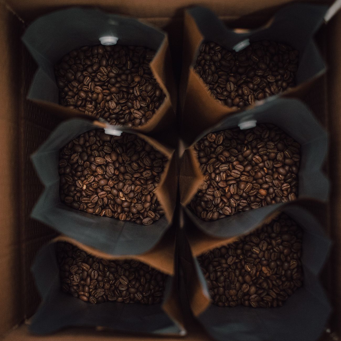 Bolsa de café Sierra Mazateca sobre madera